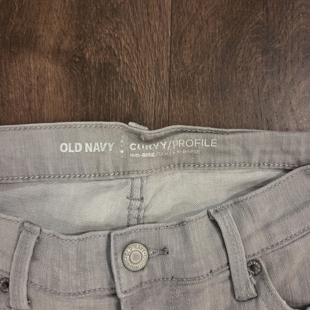 Old Navy Women's Soft Gray Skinny Jeans - Picture 2 of 4